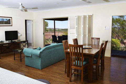Kimberley Hotel - Accommodation Sunshine Coast 2