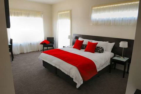 York Cove - Accommodation Sunshine Coast 1