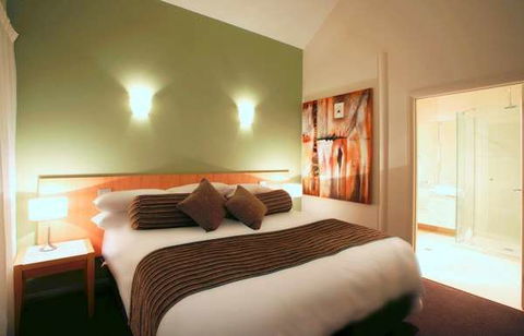 York Cove - Accommodation Sunshine Coast 2
