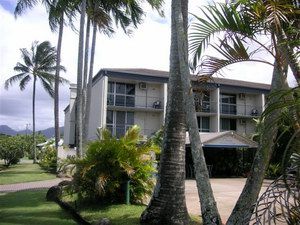 Cairns Holiday Lodge - Accommodation Sunshine Coast 0