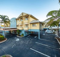 Cairns Queenscourt - Accommodation Sunshine Coast