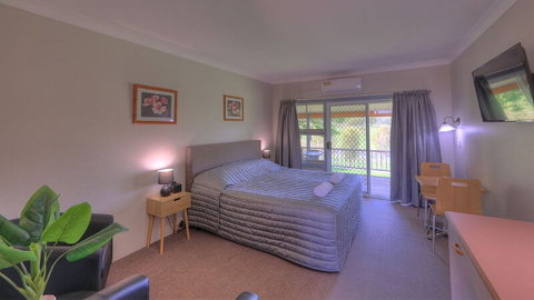 Jacaranda Motor Lodge - Accommodation Sunshine Coast 1