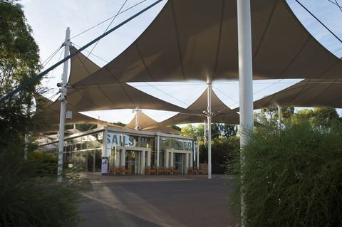Sails In The Desert Hotel - Accommodation Sunshine Coast 1