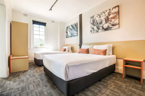 Nightcap at Regents Park Hotel - Accommodation Sunshine Coast 4