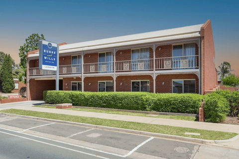 Burke & Wills Motor Inn - Accommodation Sunshine Coast 0