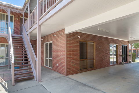 Burke & Wills Motor Inn - Accommodation Sunshine Coast 3