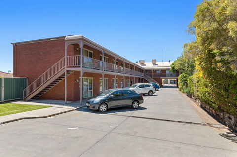 Burke & Wills Motor Inn - Accommodation Sunshine Coast 4