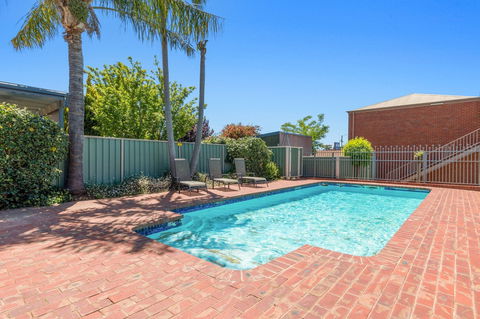 Burke & Wills Motor Inn - Accommodation Sunshine Coast 10