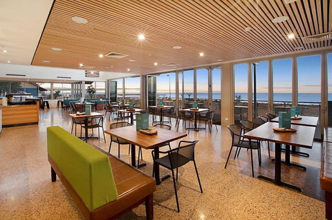 Onslow Beach Resort - Accommodation Sunshine Coast 15