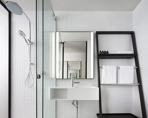 Little National Hotel - Accommodation Sunshine Coast 3