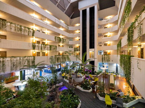 Novotel Darwin Atrium - Accommodation Sunshine Coast 2
