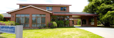 Golden Grain Motor Inn - Accommodation Sunshine Coast 0