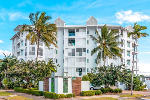 201 Lake Street - Cairns - Accommodation Sunshine Coast 0