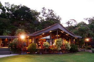 Trinity Beach Palace - Accommodation Sunshine Coast 0