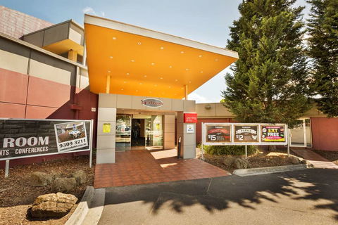 Nightcap At Coolaroo Hotel - Accommodation Sunshine Coast 0