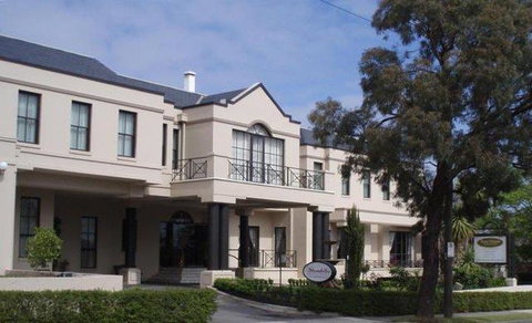 Beau Monde International - Accommodation Sunshine Coast 1