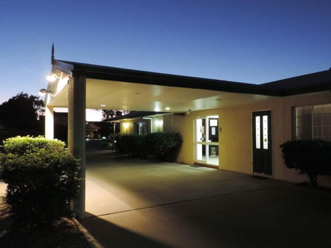 Outback Motel - Accommodation Sunshine Coast 0