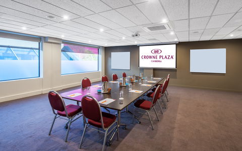 Crowne Plaza Canberra - Accommodation Sunshine Coast 8