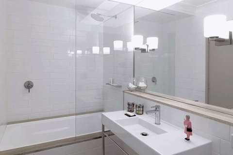 QT Canberra - Accommodation Sunshine Coast 17