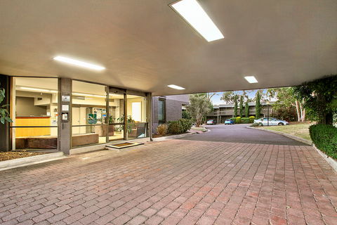 Knox International Hotel - Accommodation Sunshine Coast 0