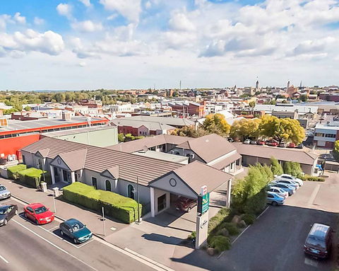 Quality Inn & Suites Menzies - Accommodation Sunshine Coast 1