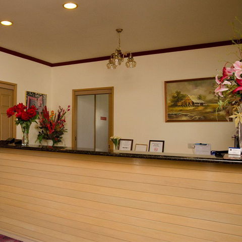 Pines Country Club Motor Inn - Accommodation Sunshine Coast 1