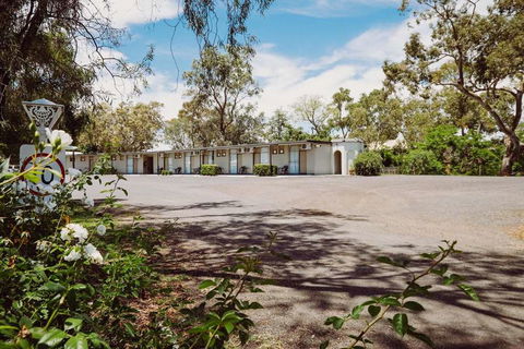 Artesian Spa Motor Inn - Accommodation Sunshine Coast 1