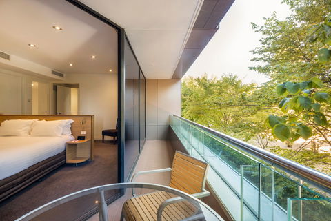 Crowne Plaza Canberra - Accommodation Sunshine Coast 14