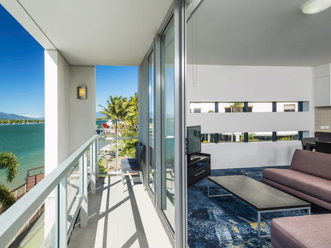 Sebel Cairns Harbour Lights - Accommodation Sunshine Coast 7