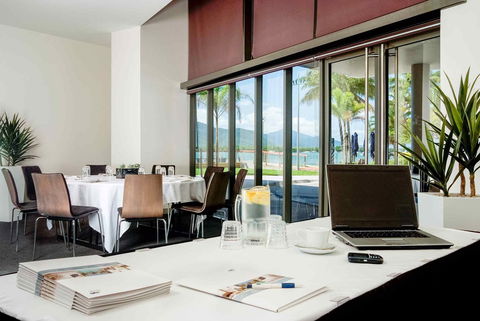 Sebel Cairns Harbour Lights - Accommodation Sunshine Coast 9