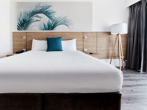 Novotel Cairns Oasis Resort - Accommodation Sunshine Coast 4