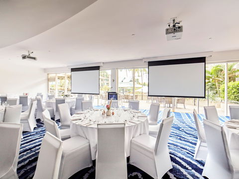 Novotel Cairns Oasis Resort - Accommodation Sunshine Coast 9
