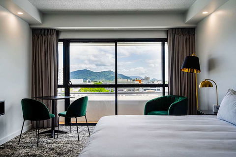 The Benson Hotel - Accommodation Sunshine Coast 4
