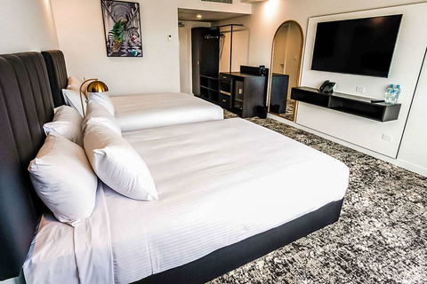 The Benson Hotel - Accommodation Sunshine Coast 8
