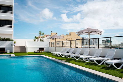 The Benson Hotel - Accommodation Sunshine Coast 10