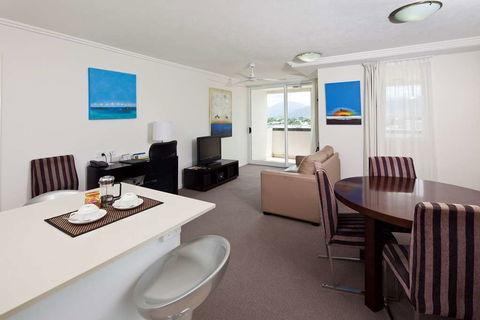 Cairns Central Plaza Apartment - Accommodation Sunshine Coast 4