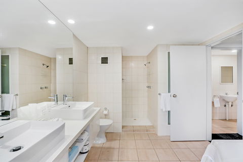 Cairns Sheridan Hotel - Accommodation Sunshine Coast 16