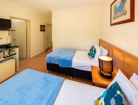 Cairns Queenscourt - Accommodation Sunshine Coast 4