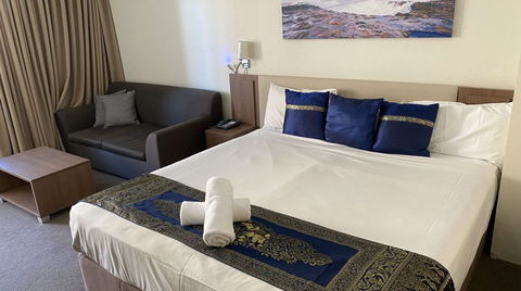 Peninsula Motor Inn - Accommodation Sunshine Coast 2
