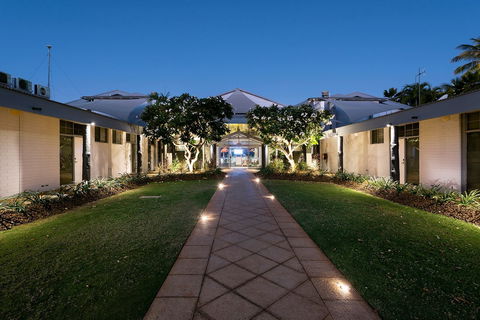 The Mangrove Resort Hotel - Accommodation Sunshine Coast 0