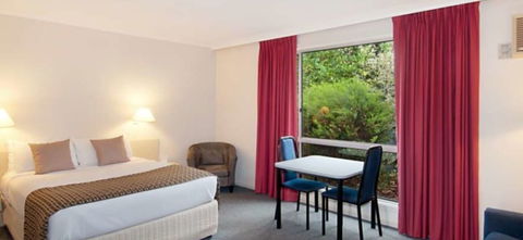 Hotel Ringwood Lake - Accommodation Sunshine Coast 0