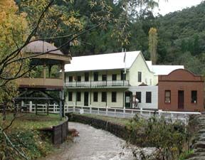 Walhalla's Star Hotel - Accommodation Sunshine Coast 0