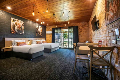 Macquarie Inn - Accommodation Sunshine Coast 1