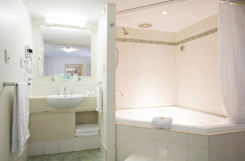 Hotel Northbridge - Accommodation Sunshine Coast 2