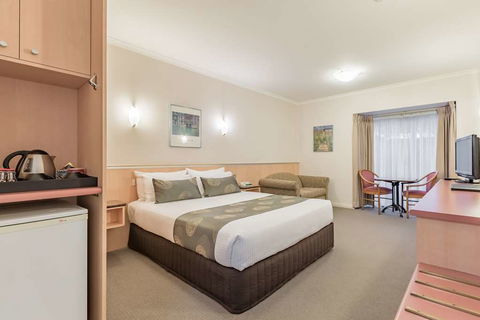 Waverley International Hotel - Accommodation Sunshine Coast 1