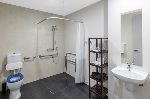 Meriton Serviced Apartments North Sydney - Accommodation Sunshine Coast 0