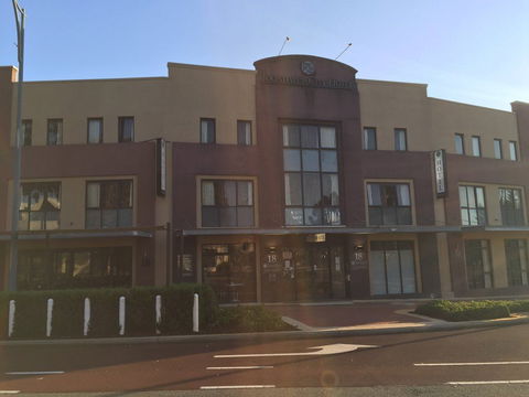 Joondalup City Hotel - Accommodation Sunshine Coast 0