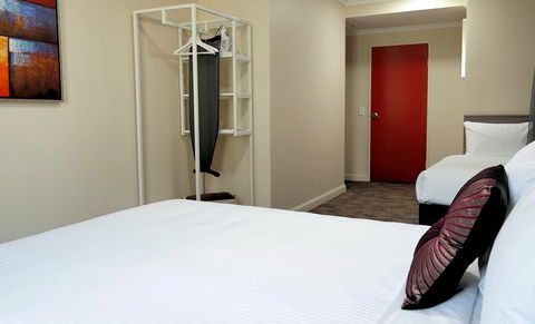 28 Hotel - Accommodation Sunshine Coast 0