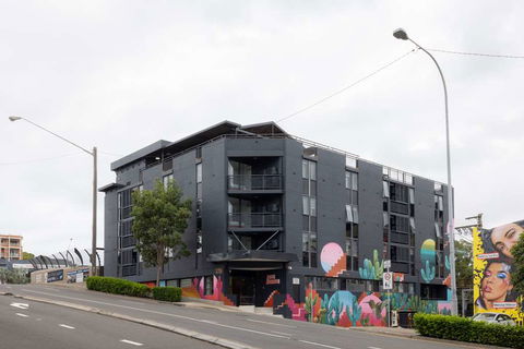 Hotel Hacienda - Accommodation Sunshine Coast 0