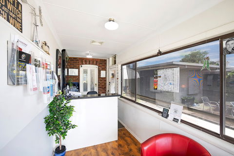 Hamilton Lakeside Motel - Accommodation Sunshine Coast 5